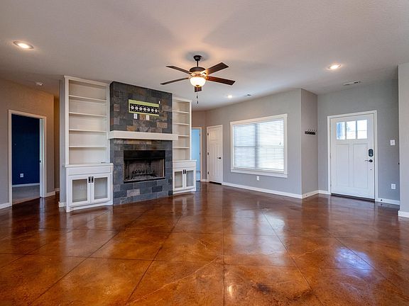 3rd image of 7524 Peach Blossom Ave