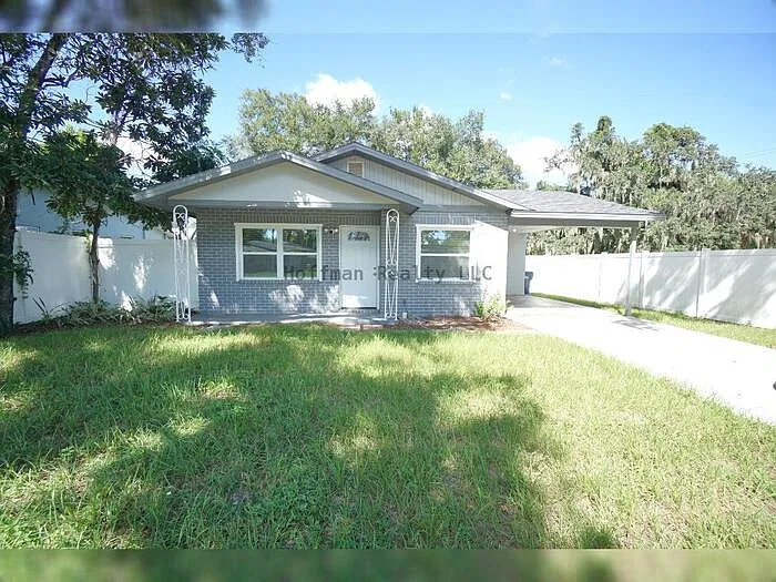 3 bed, 1.0 bath, 922 sqft, $1,800 — Photo 1