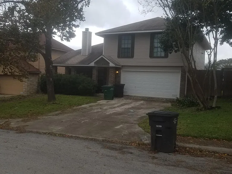 6407 Gray Rdg — Photo 1