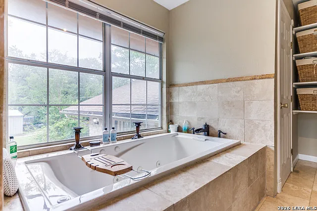 9106 Saddle Trl — Photo 15