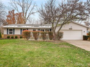 2157 Stanford Dr SE, Kentwood, MI 49508
