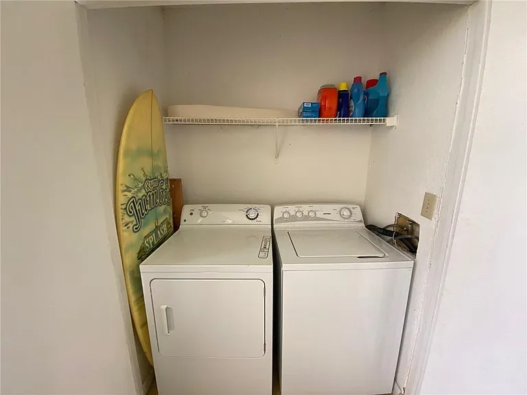 2841 N Oakland Forest Dr #107 — Photo 7