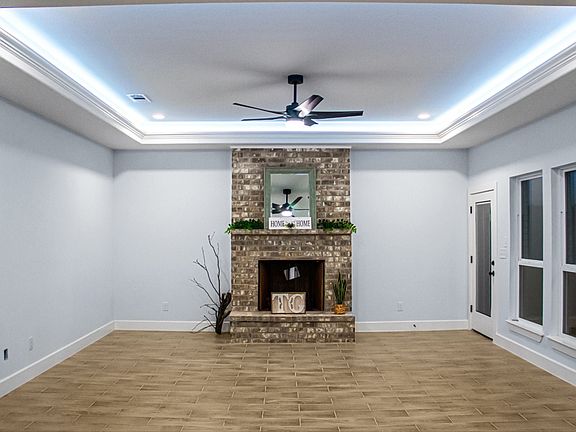 3rd image of 1013 Magnolia Ct