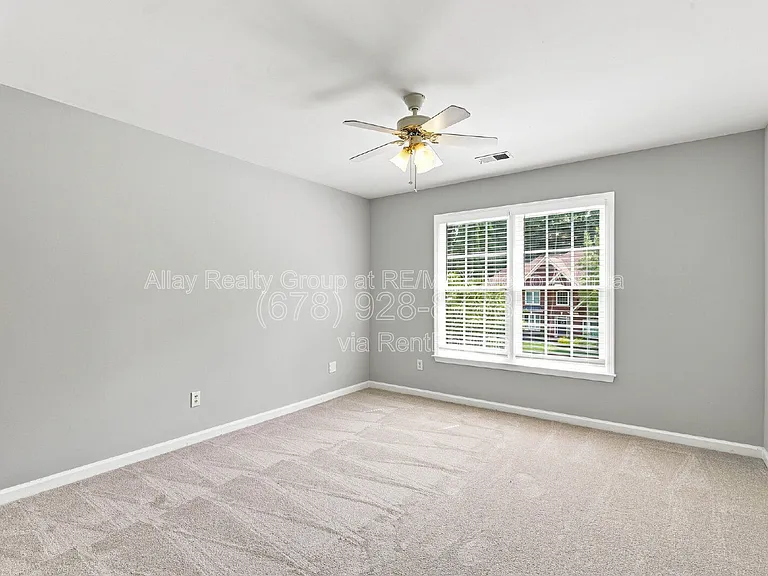 6725 Ridgefield Dr — Photo 26