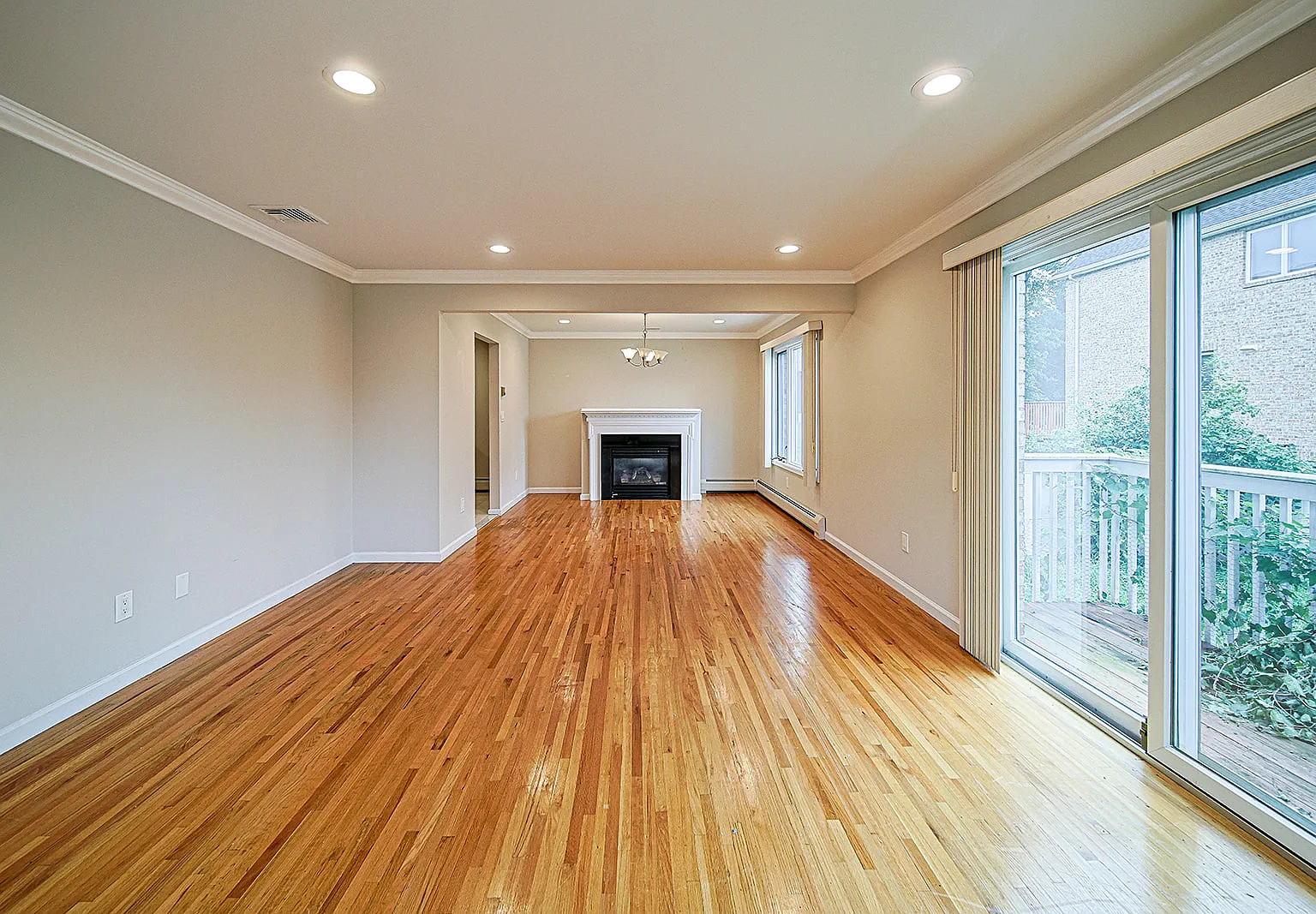 3 bed, 3.5 bath, 1440 sqft, $4,500 — Photo 4