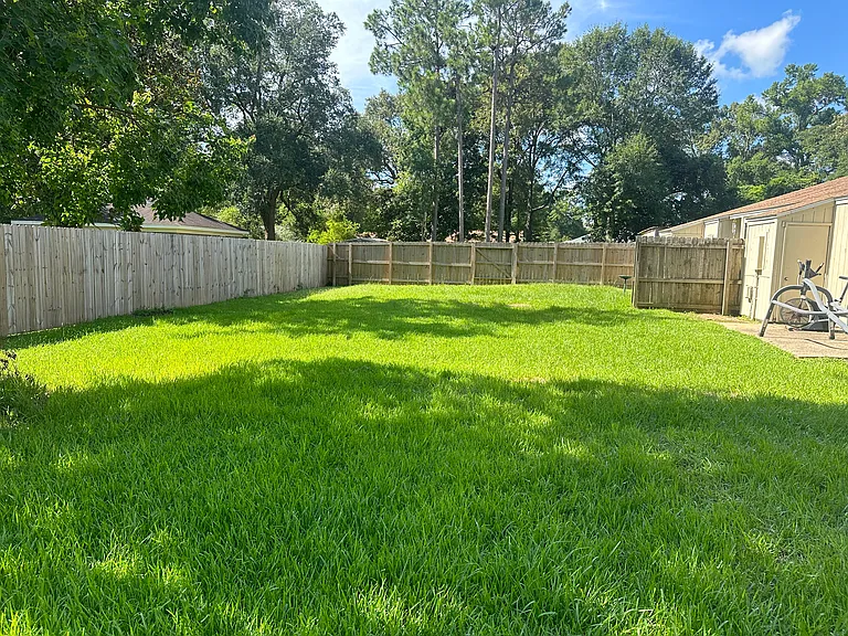 11620 Chemstrand Rd #5 — Photo 7