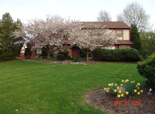 1815 Autumn Leaf Ln, Huntingdon Valley, PA 19006