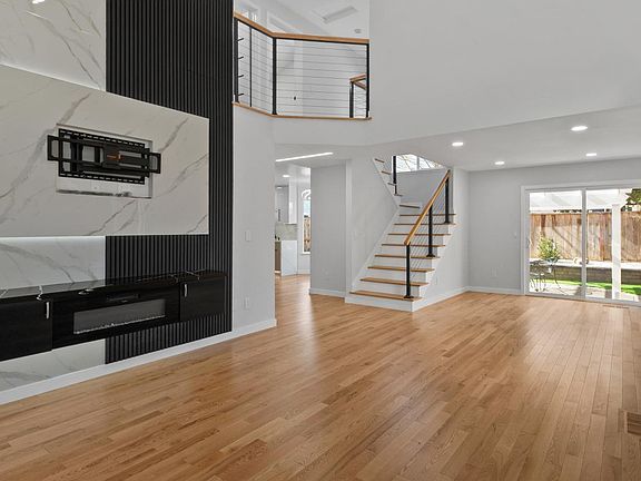 2nd image of 338 Ridgecrest Circle