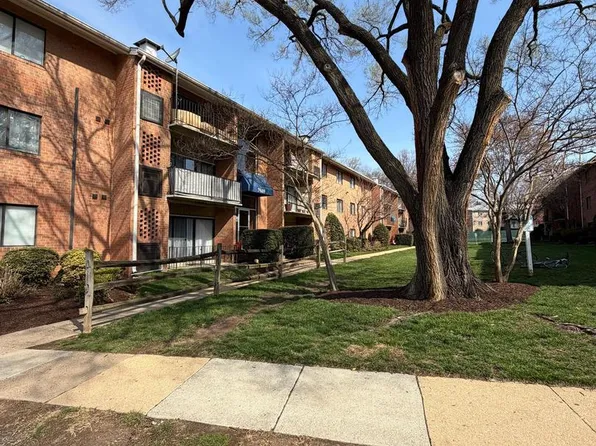7608 Savannah St APT 203, Falls Church, VA 22043