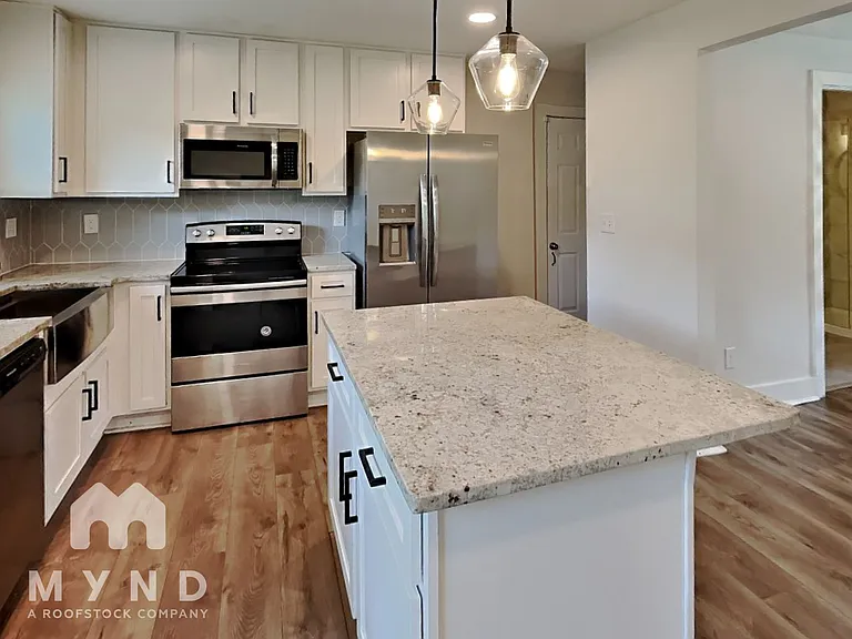 60 Finch Dr SE — Photo 9
