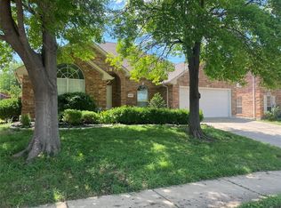 9421 Vista Cir, Irving, TX 75063