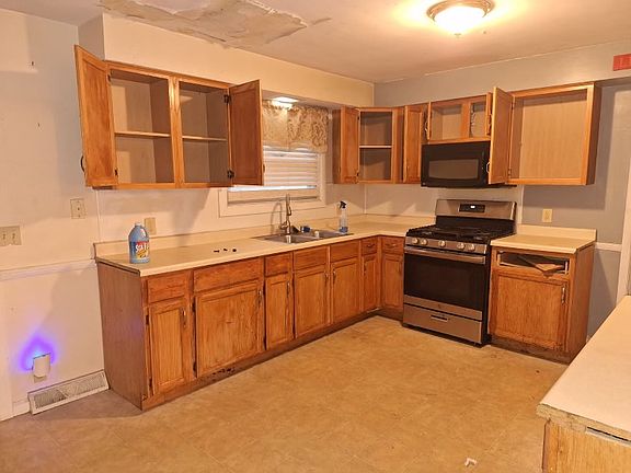 4th image of 3017 Green Acres Dr