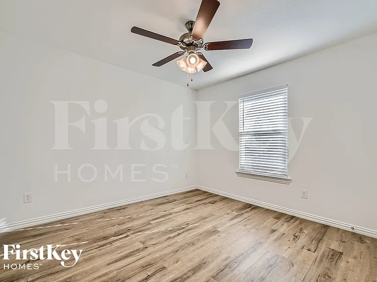 7384 Parkside Place Dr — Photo 23