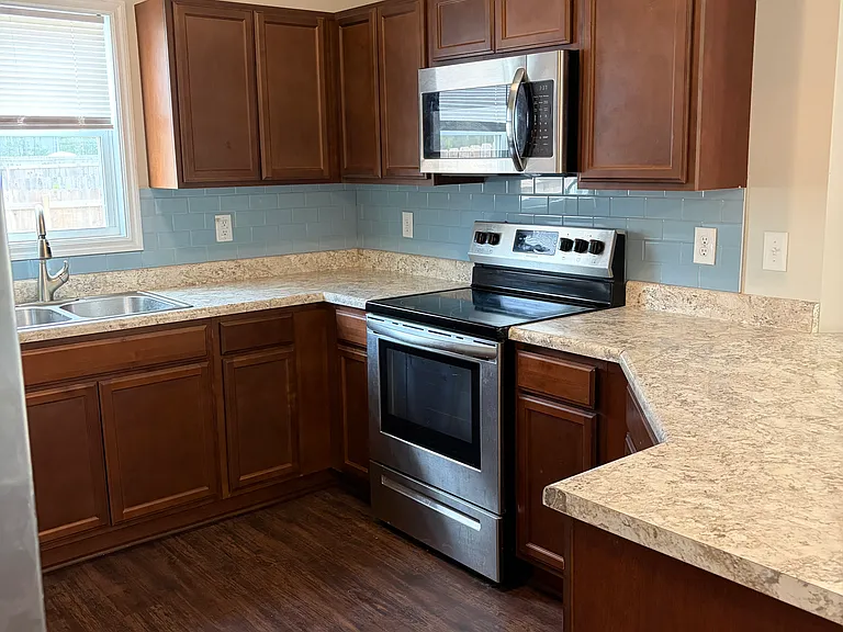 408 Vandemere Ct — Photo 12