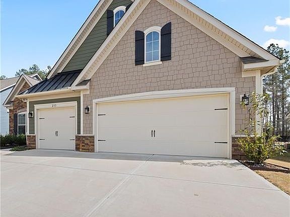 2nd image of 233 Sweet Briar Dr