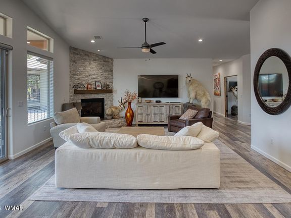 2nd image of 3281 N Eagles Creek Dr