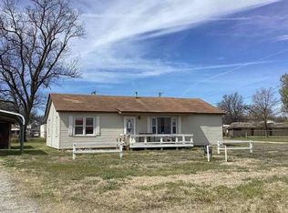 107 S Railroad St, Chouteau, OK 74337