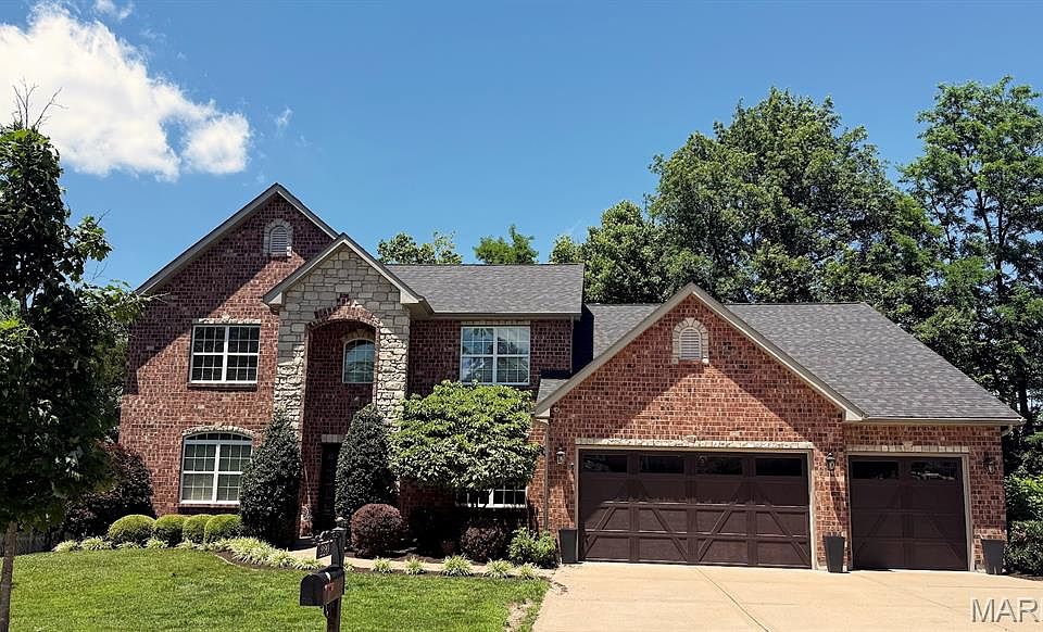 1st image of 220 Woodcliffe Place Dr