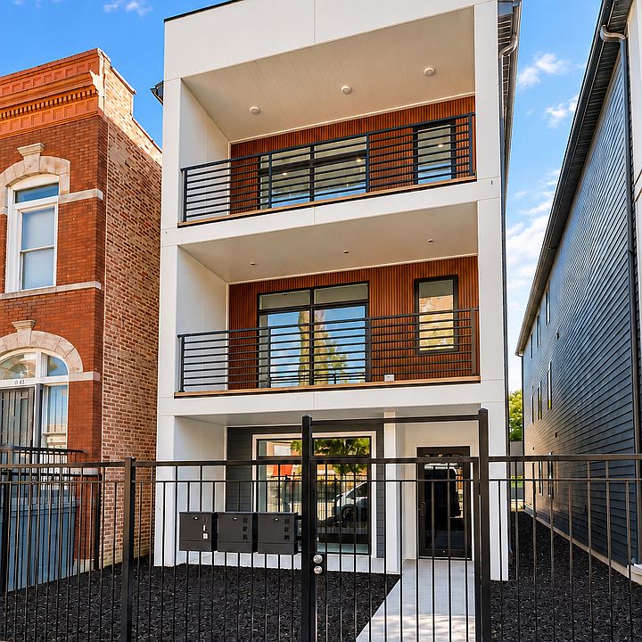 1st image of 2917 W Arthington St #2
