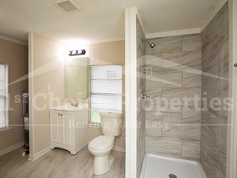 1133 7th Ave — Photo 12