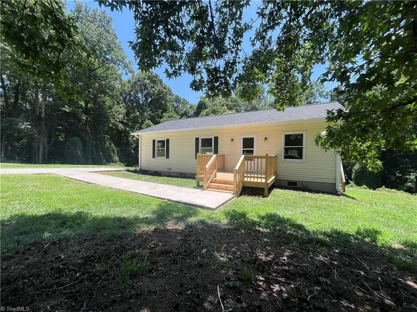 6524 Creek Run Rd, Walkertown, NC 27051