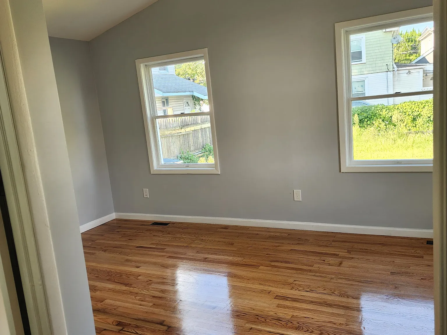 3 bed, 1600 sqft, $3,450 — Photo 2