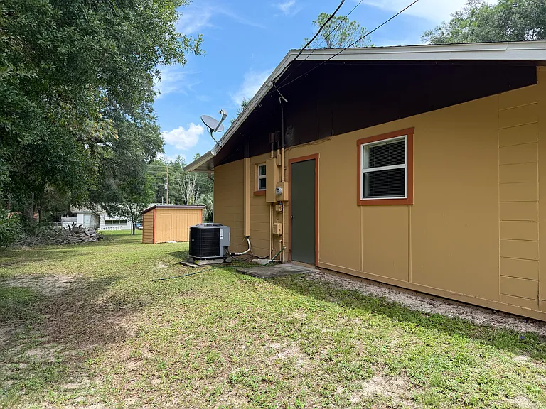 20717 SW Beach Blvd — Photo 4