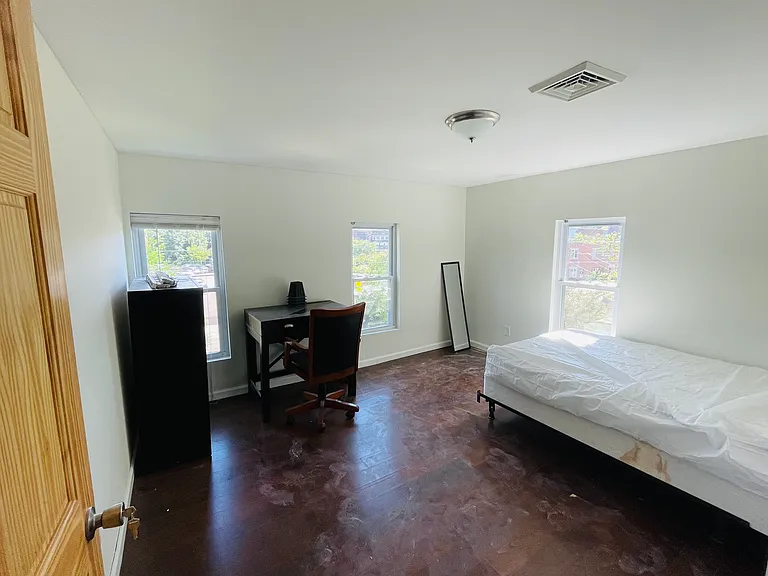 125 Oak St #A — Photo 5