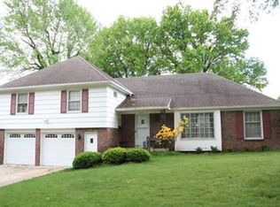 2801 W 50th Ter, Westwood, KS 66205