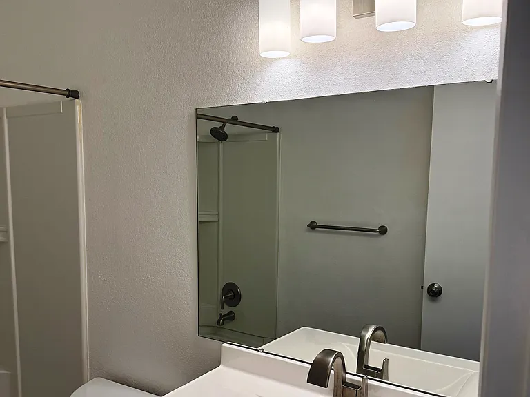 1222 E Waterside Cv — Photo 16