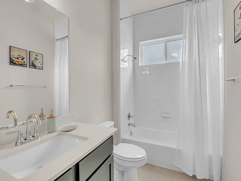 Torrita Dr — Photo 11