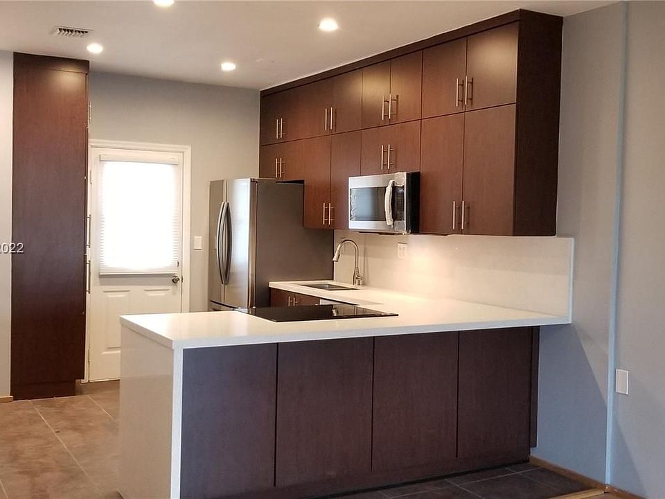1st image of 1600 NE 114th St APT 308