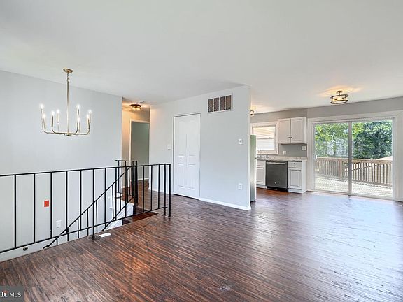 5th image of 4317 Leola Ave