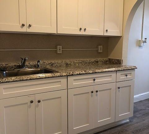 Modern Kitchen with Shaker-Style Cabinets