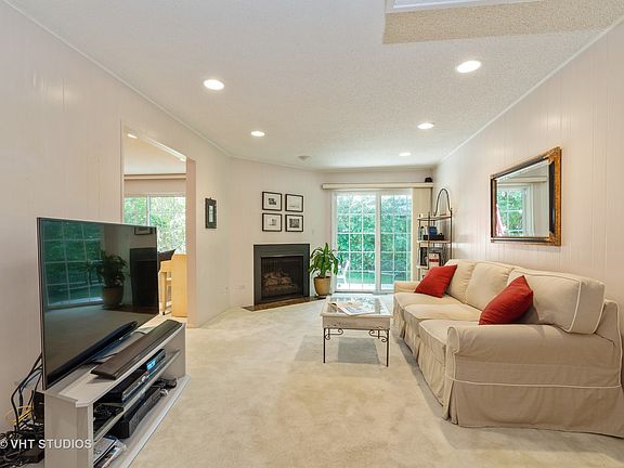5th image of 2532 Essex Dr
