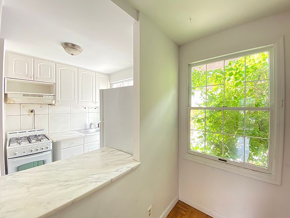 3rd image of 359 W 18th St #2