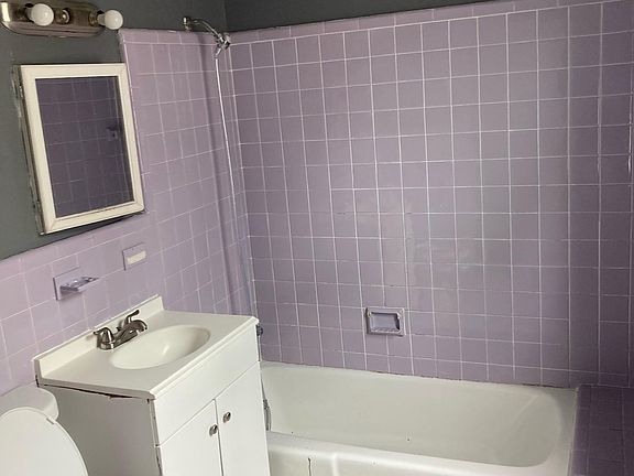 2nd image of 208 Howard Ave