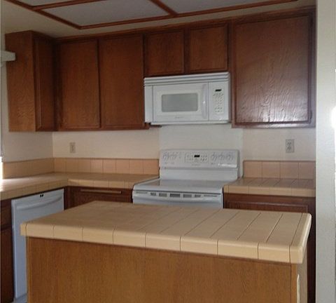 4th image of 1426 S Sunrise Cir