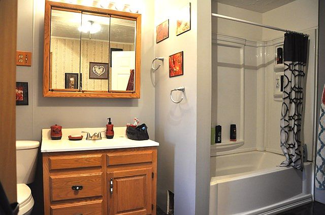 1st image of 654 Pearl Pl