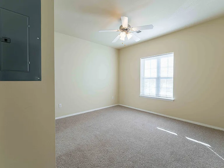 Coryell Courts Apartments — Photo 62