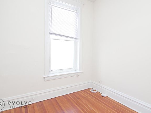 3rd image of 2258 N Southport Ave #2DR