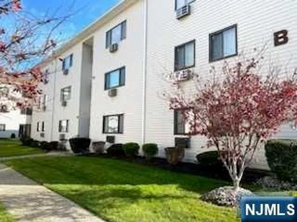 250 Grant Ave APT B23, Lyndhurst, NJ 07071