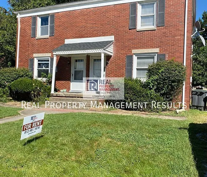 1208 Macarthur Dr — Photo 1
