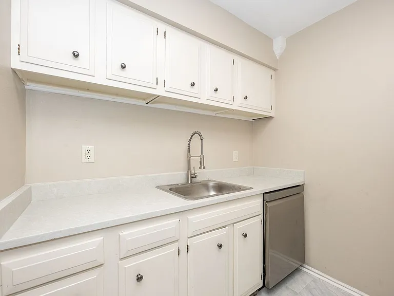 454 W Parker Blvd #A10 — Photo 7
