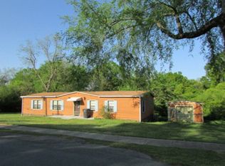 318 N Maple Ave, Eatonton, GA 31024