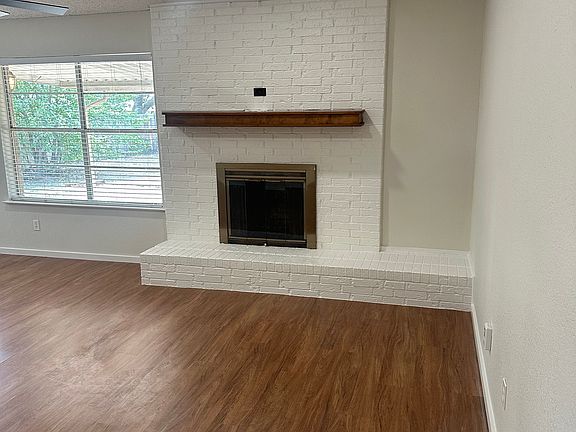 Additional Living room picture