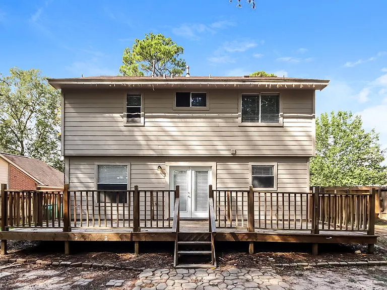 4010 Hunnington Dr — Photo 17