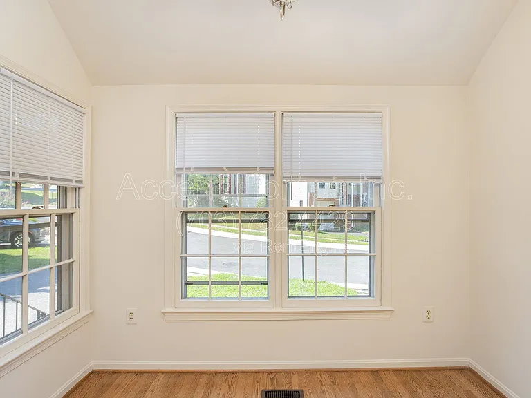 7461 Ridge Oak Ct — Photo 15