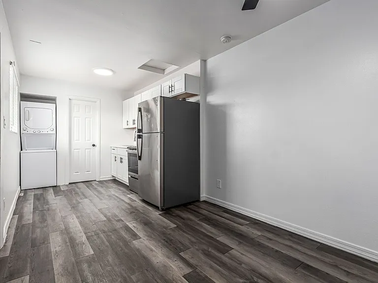 5517 N 27th Dr #15 — Photo 5