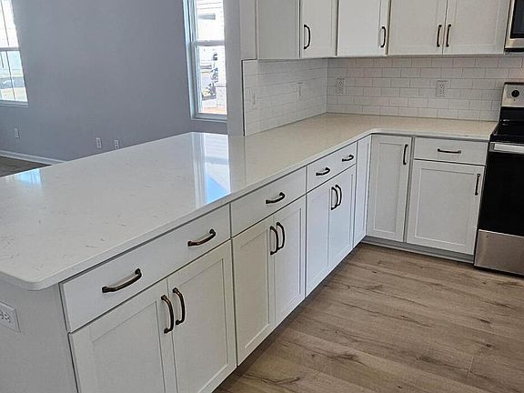 4th image of 62 Whispering Oaks Circle